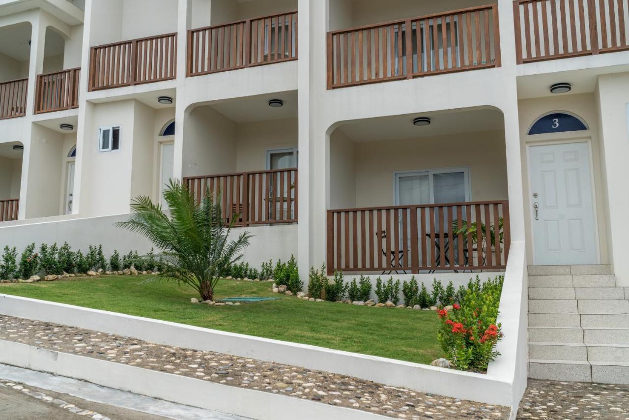 Family Complex Beside Beach W/Pool Montego Bay #1 Екстериор снимка