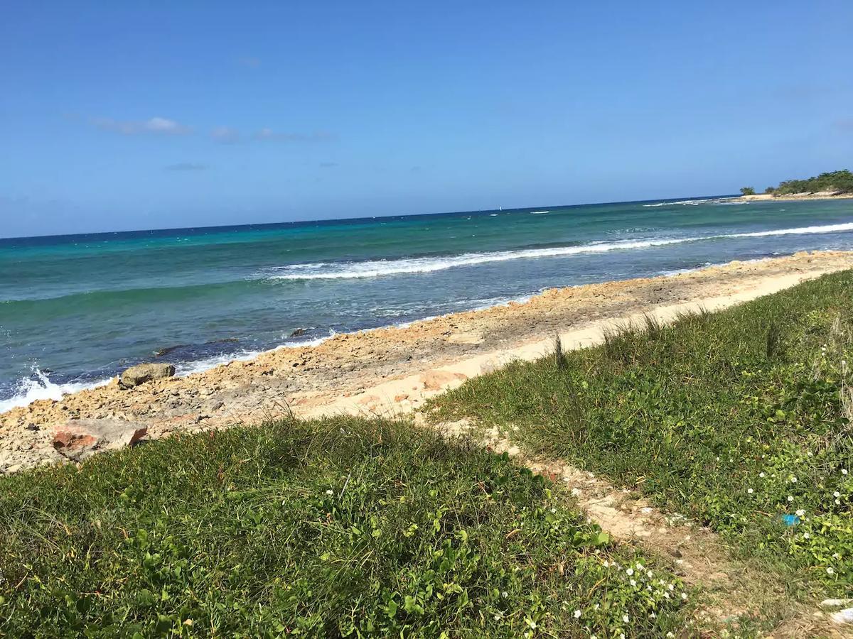 Family Complex Beside Beach W/Pool Montego Bay #1 Екстериор снимка